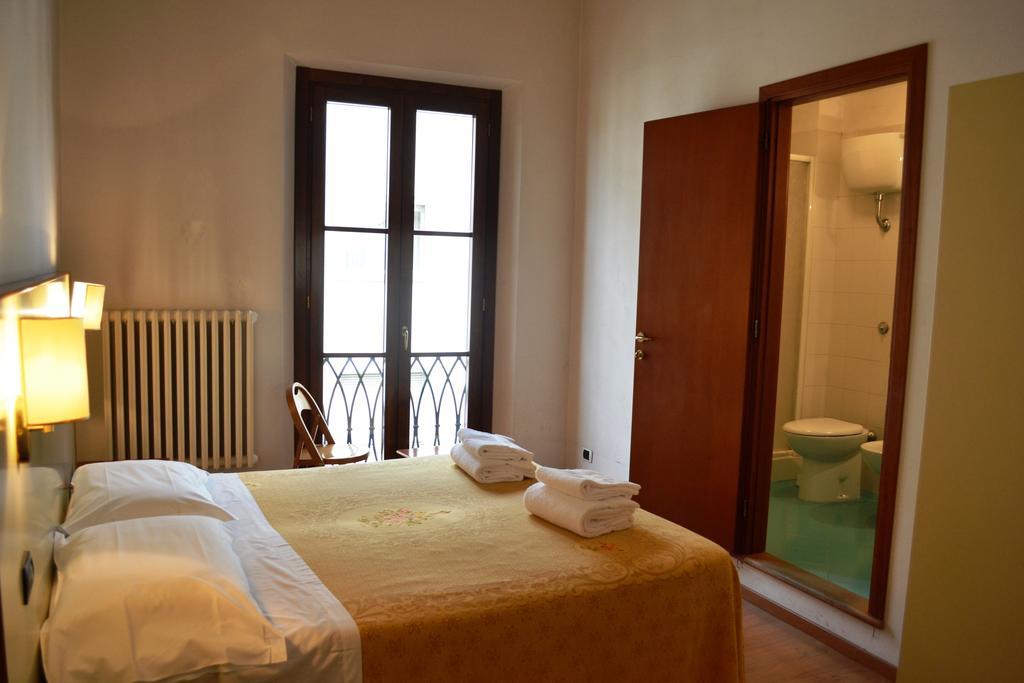 Hotel Casa Del Lago Florencia Exterior foto