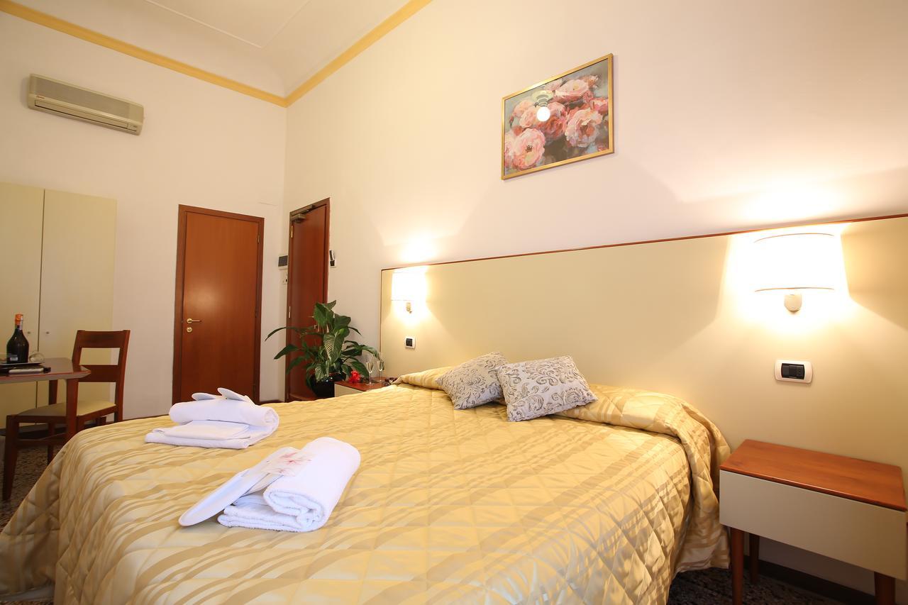 Hotel Casa Del Lago Florencia Exterior foto